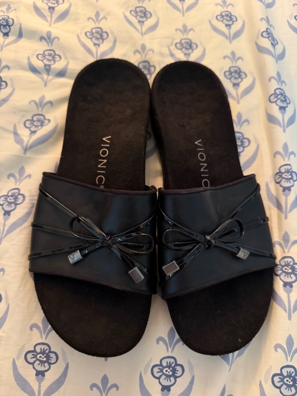 Vionic Bella Slide Slide Sandals with Decorative Knot